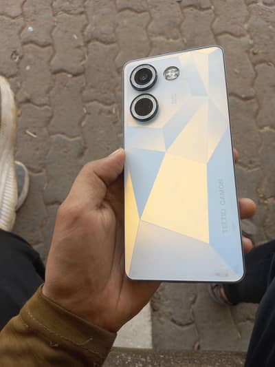 techno o camon 20 with box 8 256