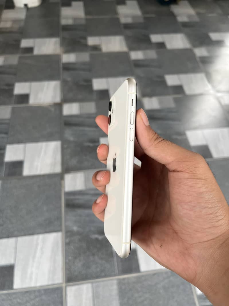 IPhone 11 5