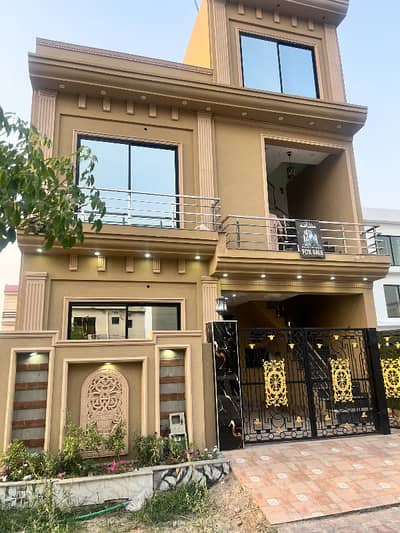 5 BRAND NEW HOUSE FOR SALE AT HOT LOCATION