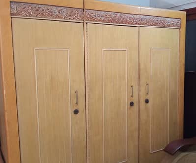 3 doors almari and divider