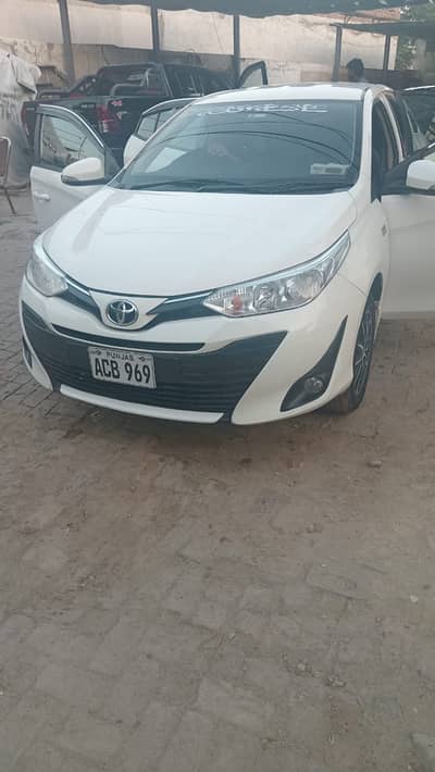 > Toyota Yaris Sedan ATIV MT 1.3 2021
