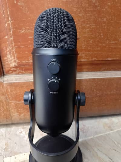 Blue Yeti Microphone (black)