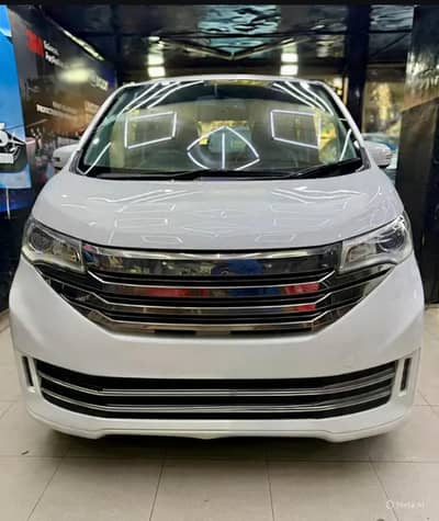 Nissan Dayz Highway star (Pearl White)