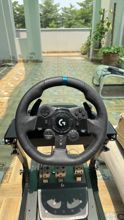 Logitech G923 TrueForce Racing Wheel + Adjustable Stand | PS5/PS4/PC