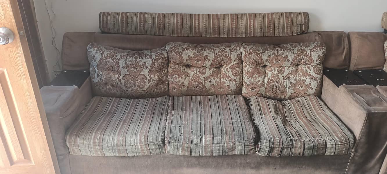 6 seeter sofa 0