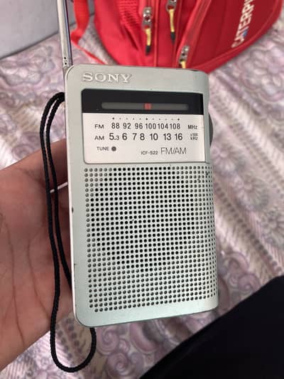 Vintage Sony ICF-S22 FM/AM Pocket Radio, made in Japan