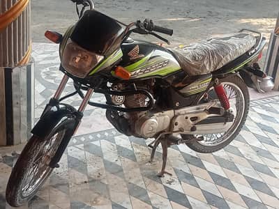 Honda Deluxe 2012 model good condition urgent sale
