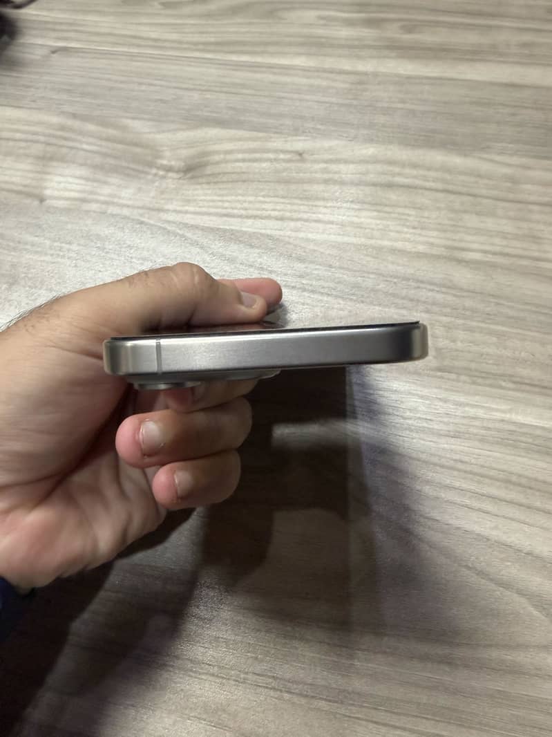 Iphone 15 Pro Max 4