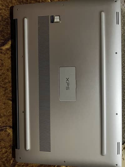 Dell XPS 15 7590 | Core i9 9th Gen | 32GB RAM | 512GB SSD | GTX 1650 4