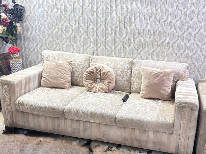dulex sofa set 0