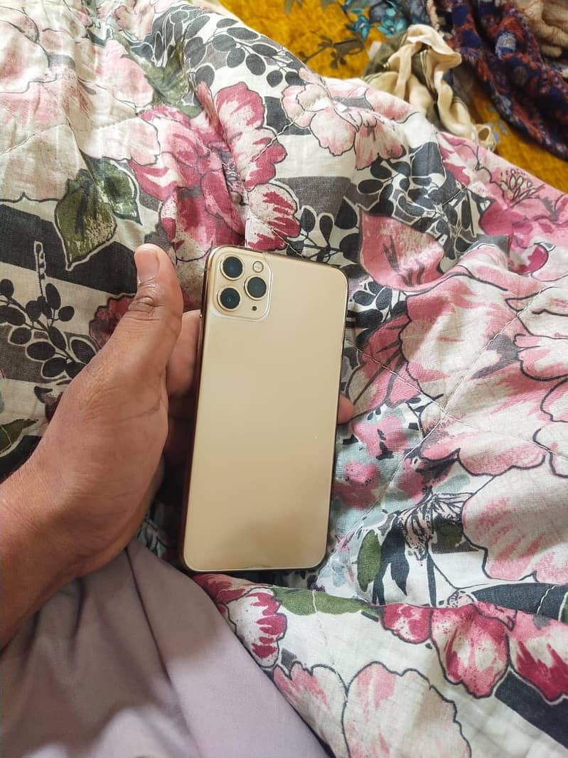 iPhone 11 Pro Max 5