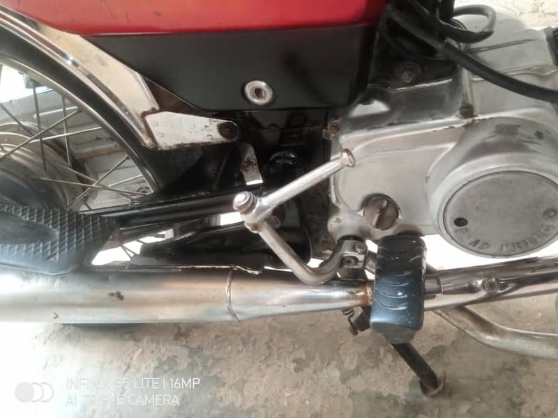 03406166121 ایک ہاتھ کی چلی ہوی گاڑی 3