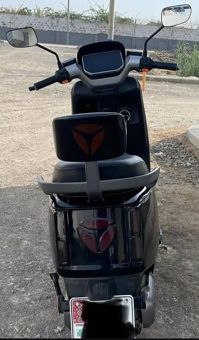 Yadea EPOC-H 2025