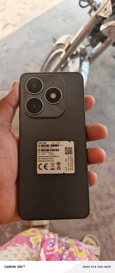 tecno spark 20 ram. 8=128 full lash condition full box