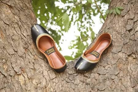 Handmade Traditional Khussa – Premium Ethnic Footwear for Women