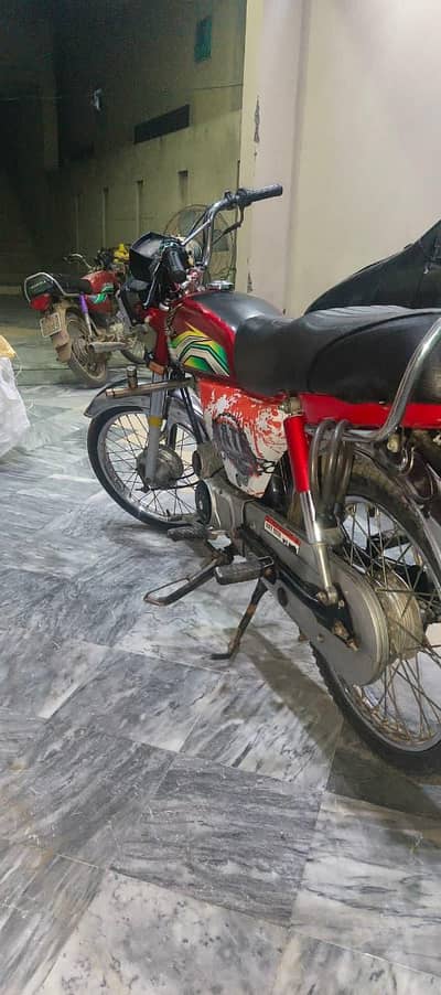 HONDA CD70 2023 MODEL