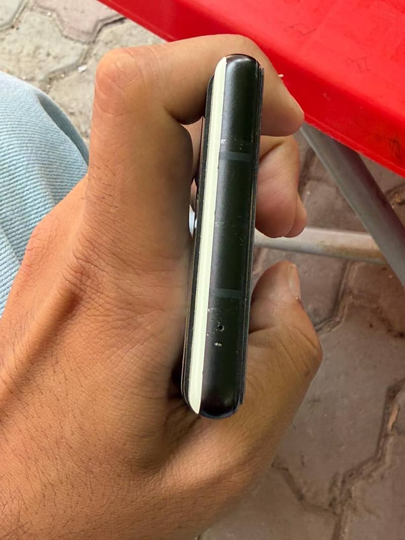 Google pixel 6a 4