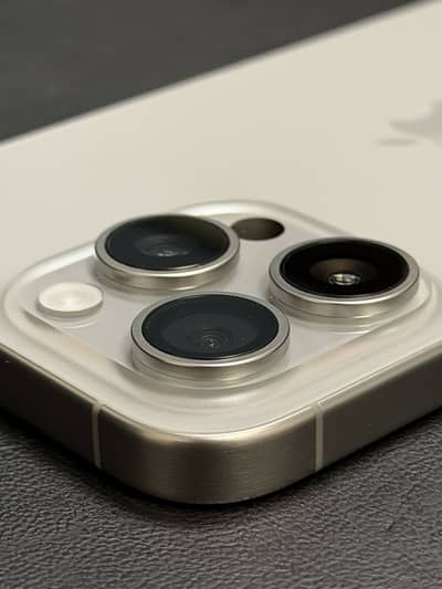 Iphone 15 Pro Max - 1 Year Apple care plus