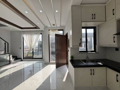 5 marla upper portion lower lock for rent serious Clint only