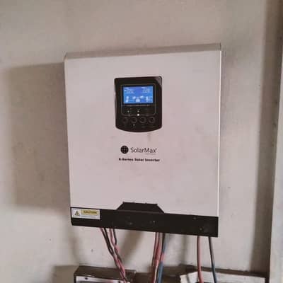 SolarMax 3KVA Solar Inverter for Sale like new