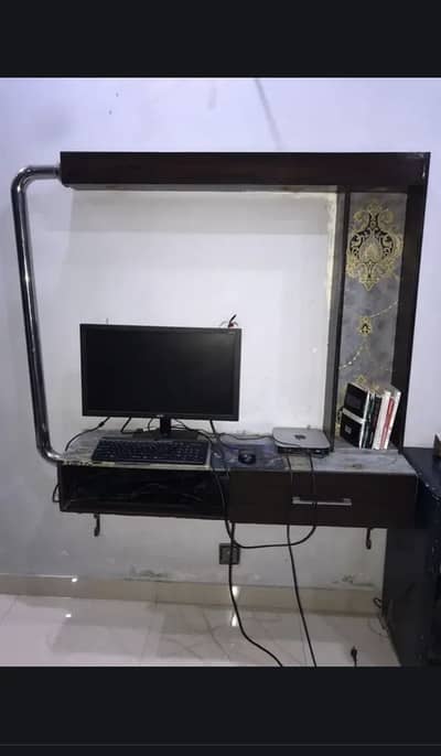Table Dresser