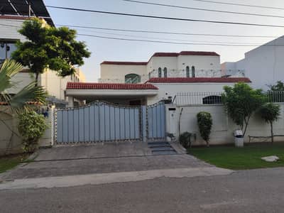Defence 1 Kanal slightly Used Owner Build Bungalow Very Well Maintained ideal Location