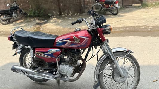 Honda cg 125 red colour