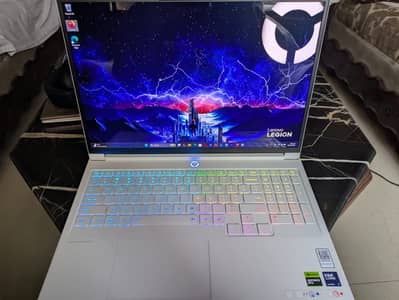 Lenovo Legion 7 Gaming Laptop - RTX 5060 - 32/1TB