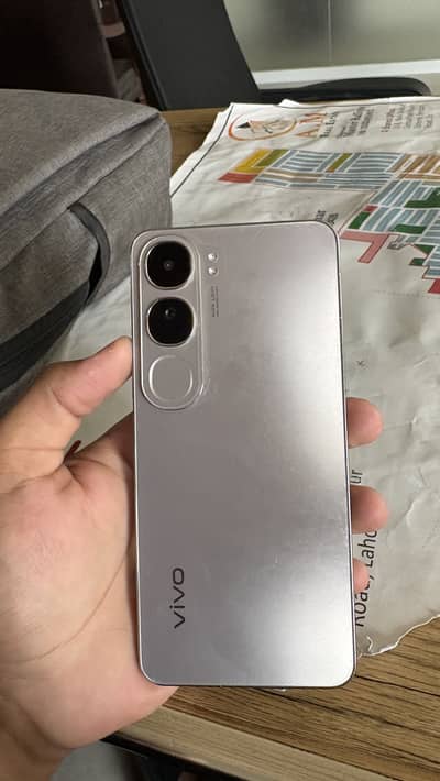 Vivo y200