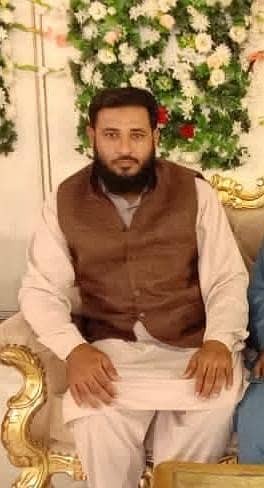 “Certified Hafiz-e-Quran with Madrasa qualification”