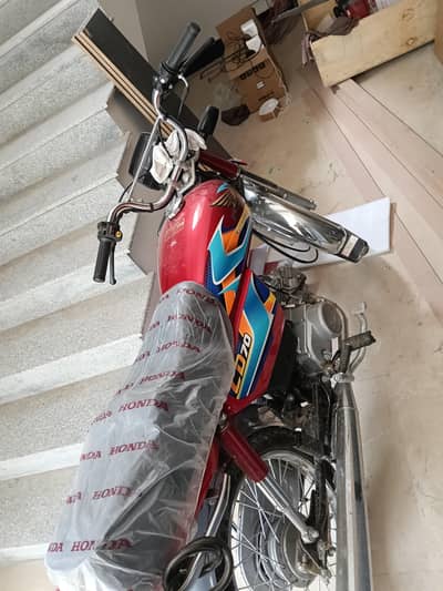 want to sell my Honda CD70 2026 model it's almost a brand new bike