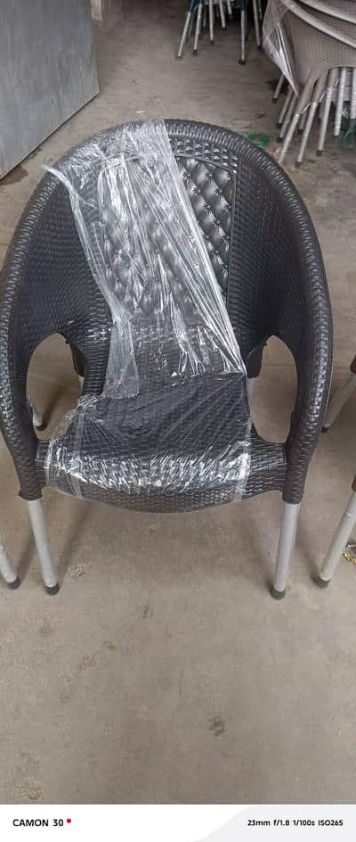 best plastic chairs and tables