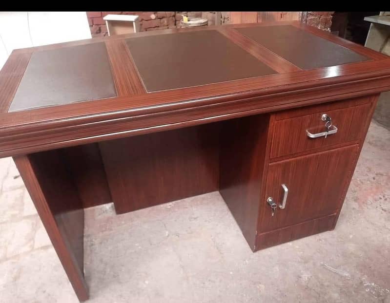 OFfFICE Table/Executive table/Desk/counter Table 9