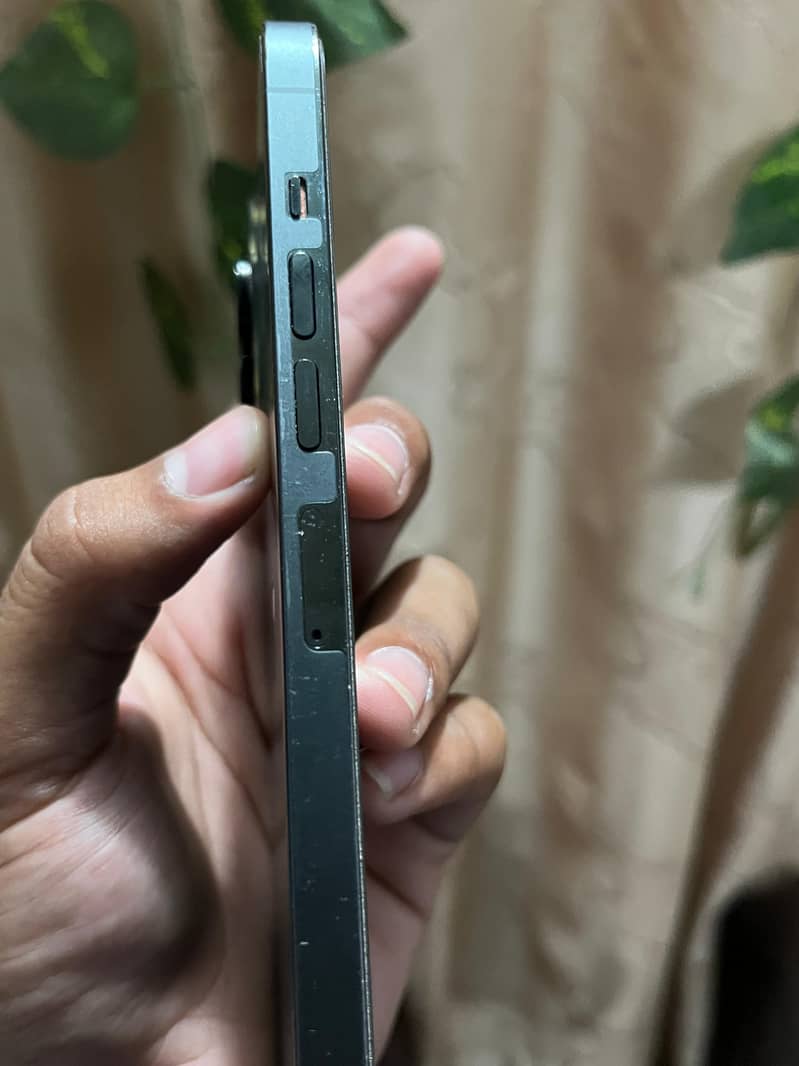 Iphone 13 pro max 4