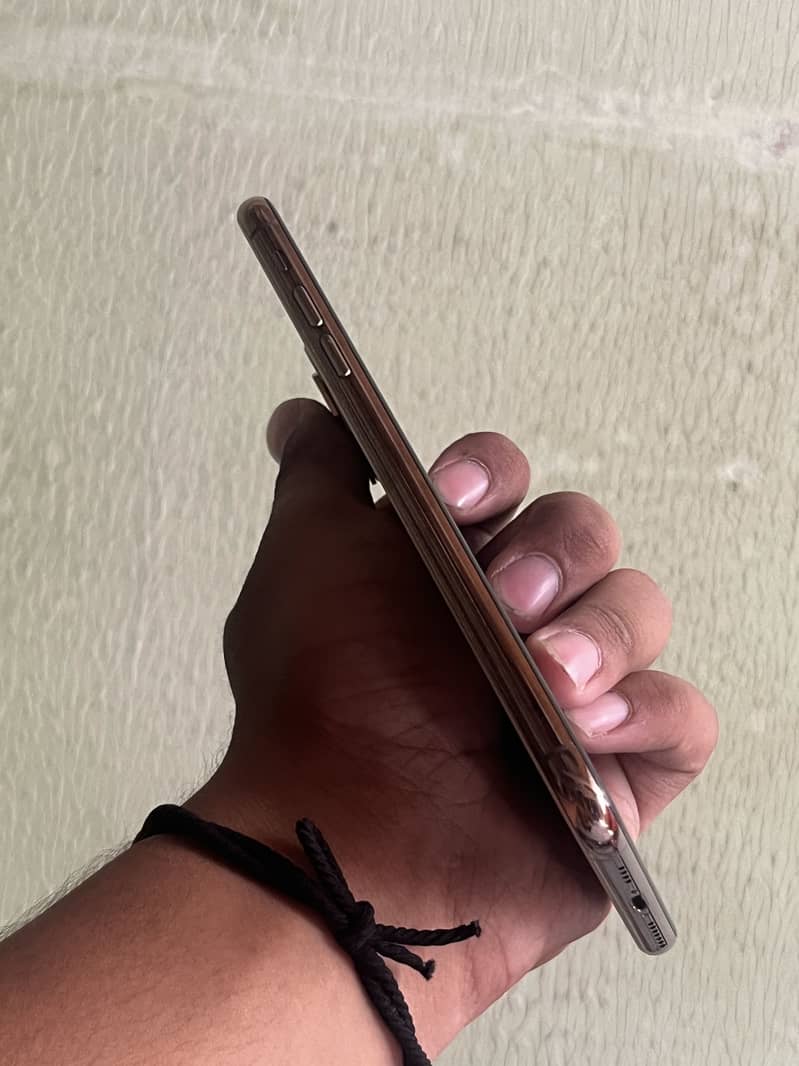 Iphone 11 pro max 2