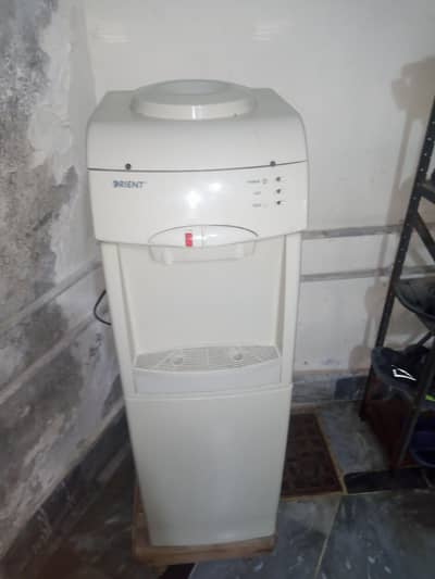 Orient water dispenser