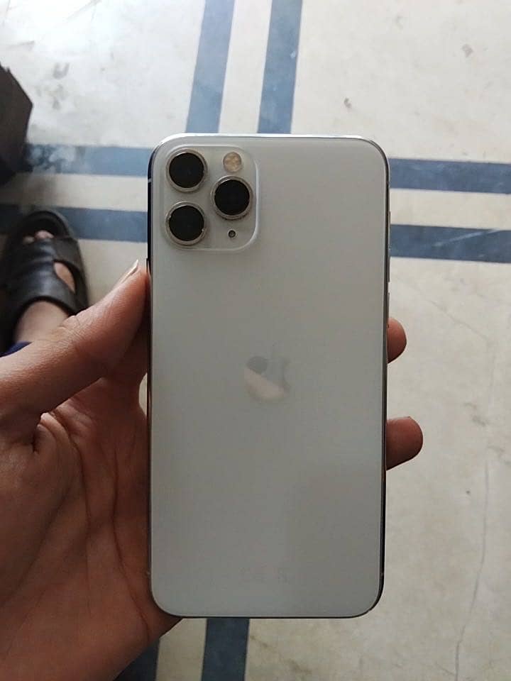 iPhone 11 Pro 5