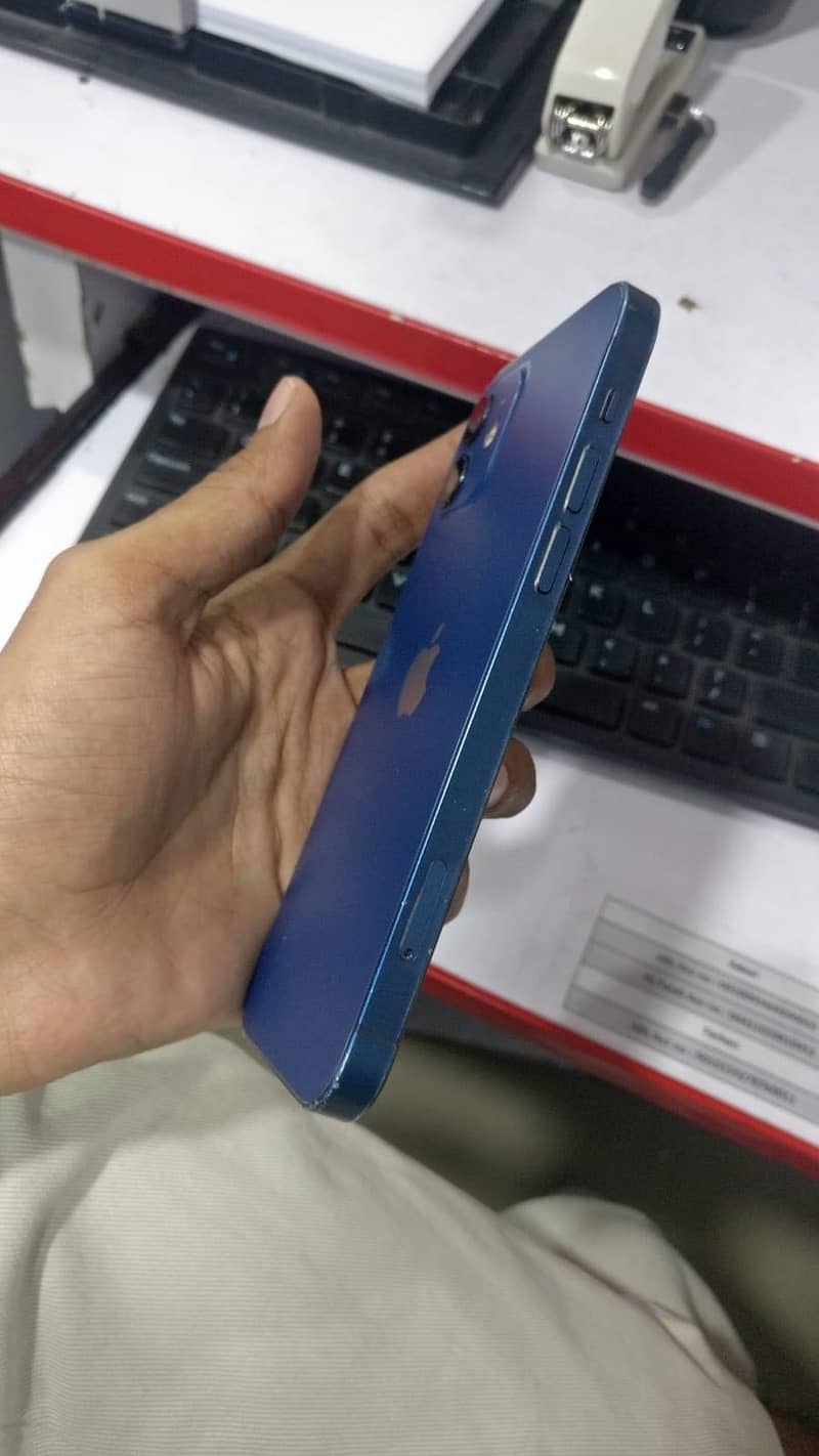 Iphone 12 4