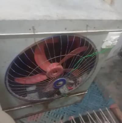 12 vold air room cooler medium size full black colour Kiya Howa hai