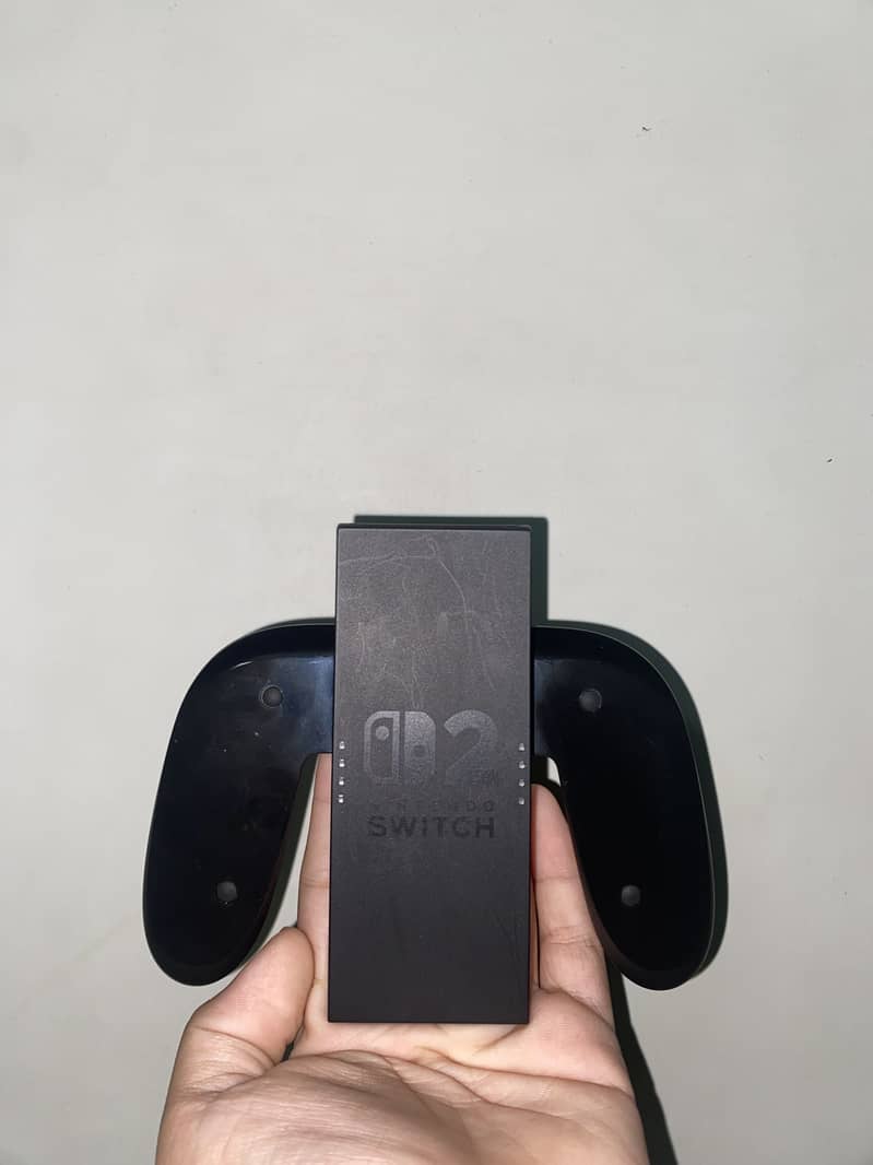 Nintendo Switch 2 grip controller 0
