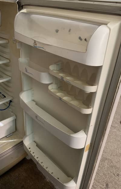 Pel fridge in good condition Full size