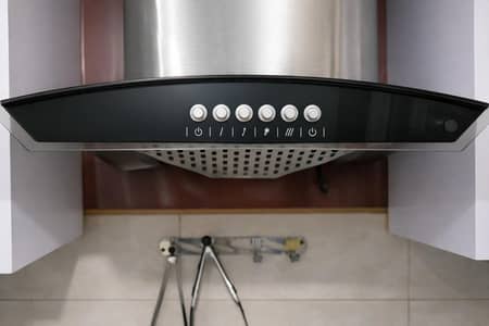 Modern Kitchen Chimney – Stainless Steel & Curved Glass