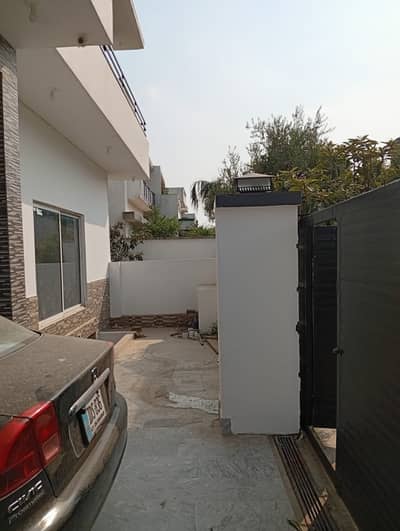14 Marla Triple Story Corner House For Sale