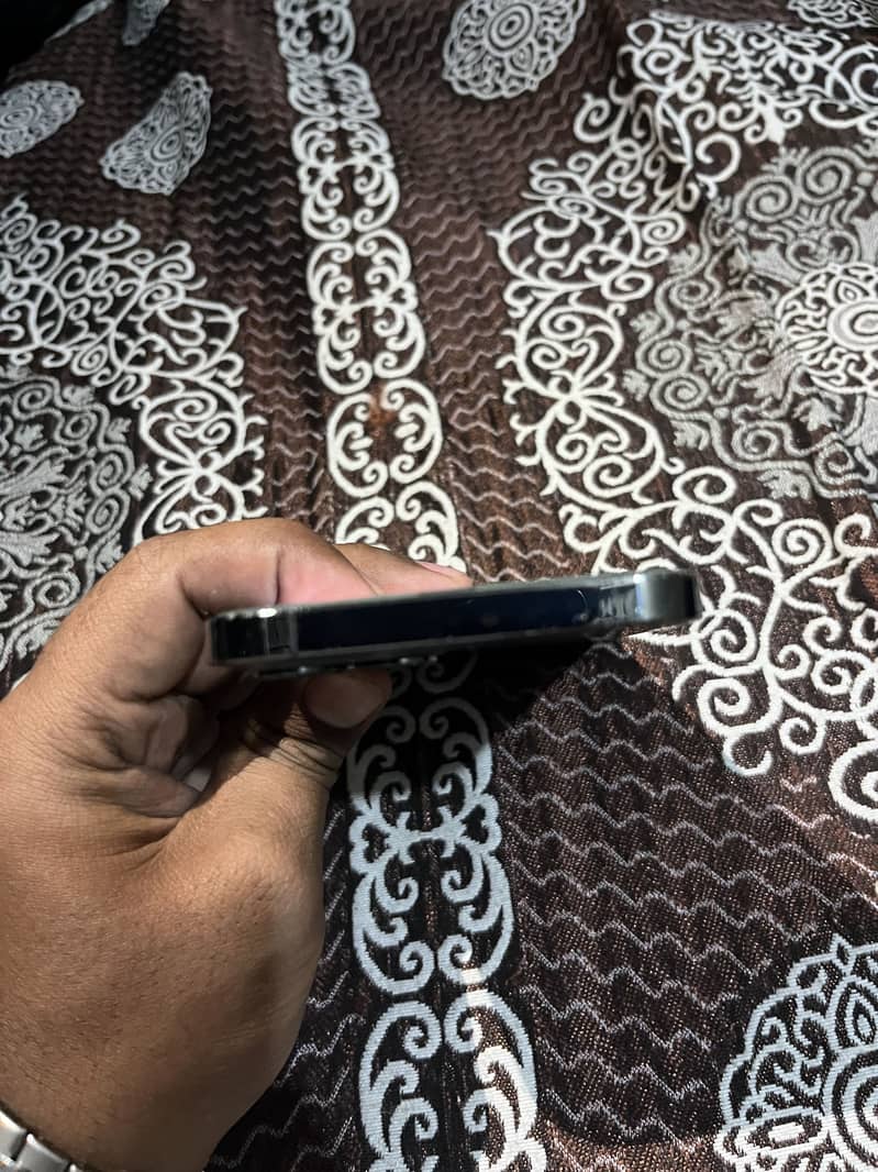 iPhone 12pro max 1
