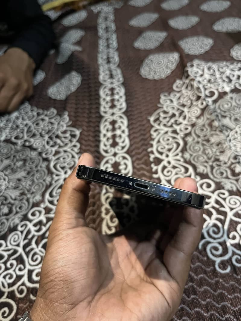 iPhone 12pro max 2
