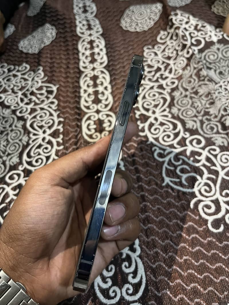 iPhone 12pro max 4