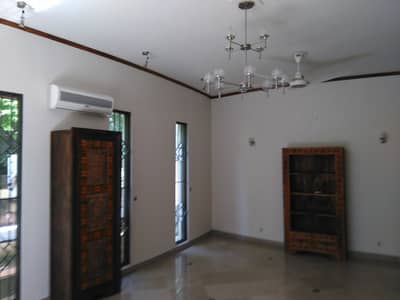 LOWER PORTION FOR RENT IN F-7