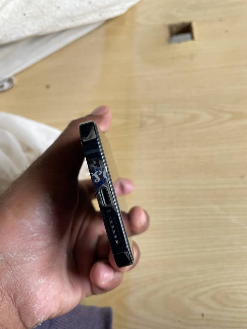 Apple iPhone 13 3