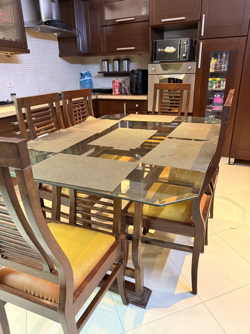 Dining table for 6 persons 0