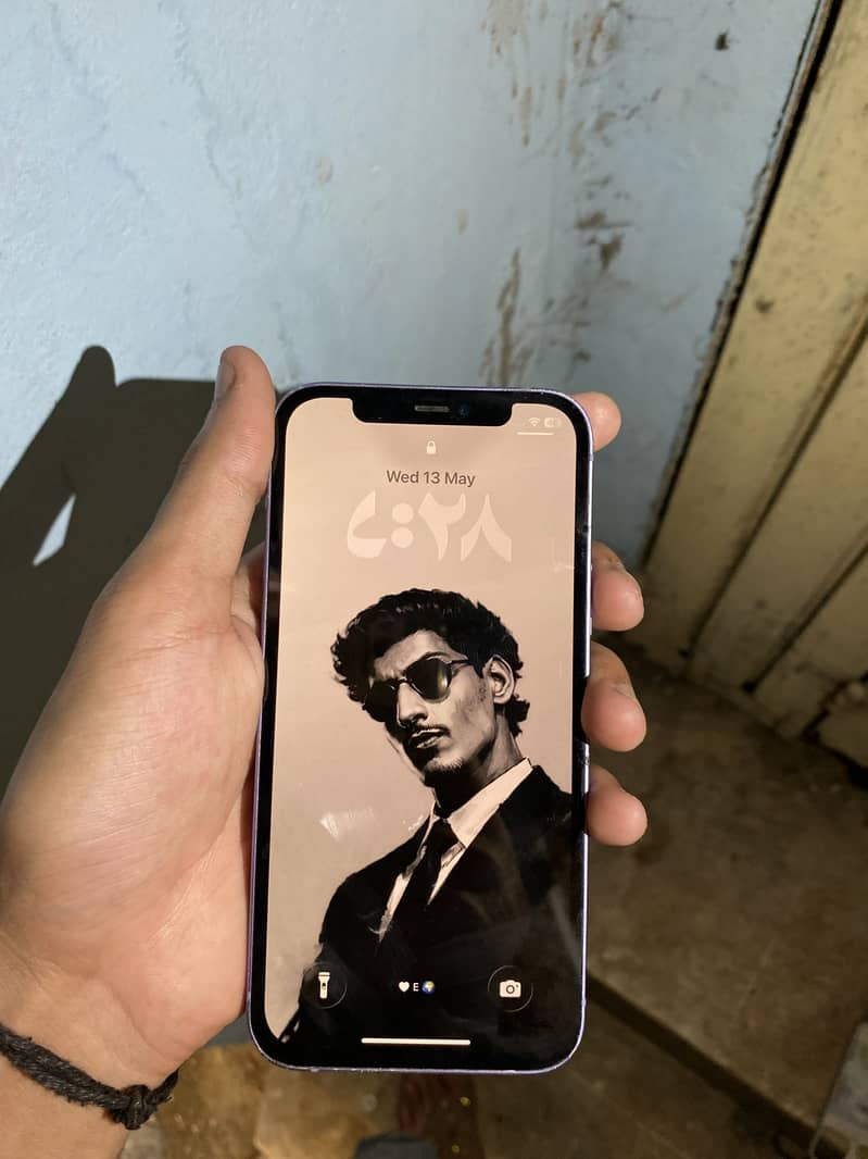 iPhone 12 6